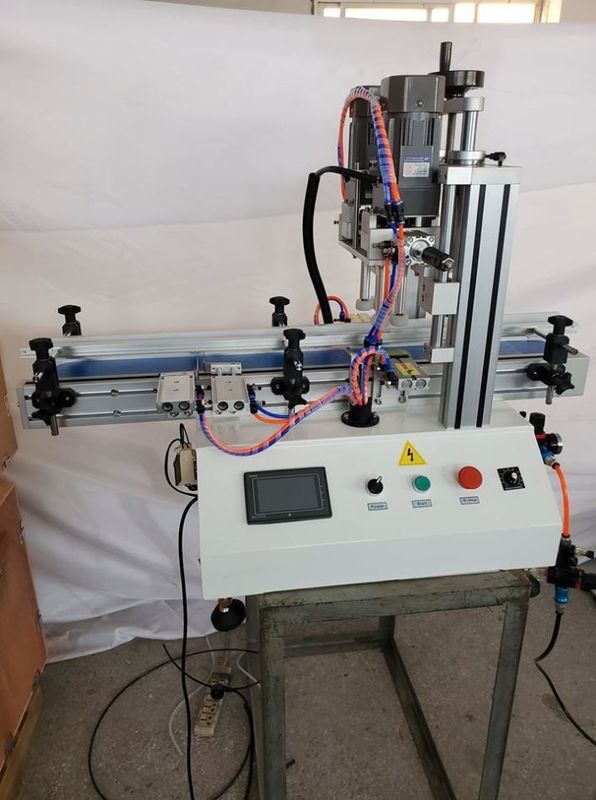 स्टेनलेस स्टील सेमी ऑटोमैटिक बोतल कैपिंग मशीन डेस्कटॉप प्रकार