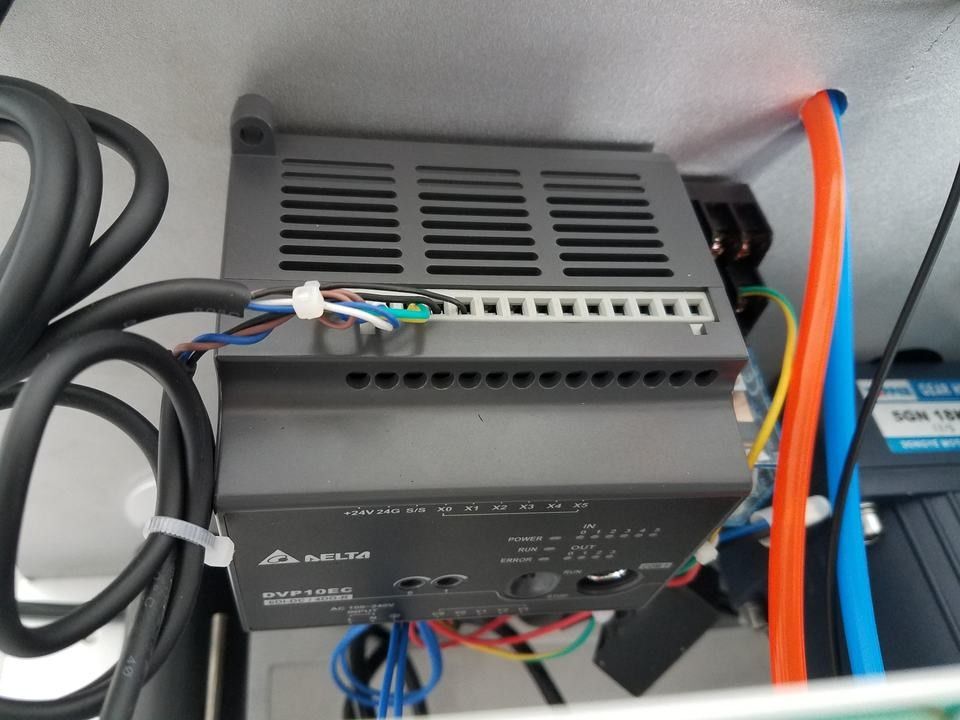 Adhesivo de escritorio pegatina de etiqueta de botella semiautomática aplicador tipo neumático