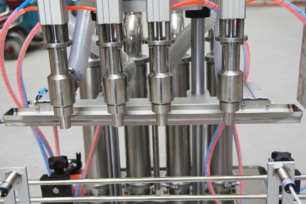 Macchina automatica di riempimento di liquido per crema personalizzata per la linea di produzione di riempimento da 100 ml a 1000 ml